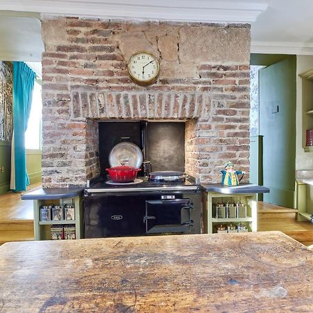 River View: Characterful Townhouse, Stunning Views Berwick Upon Tweed Extérieur photo